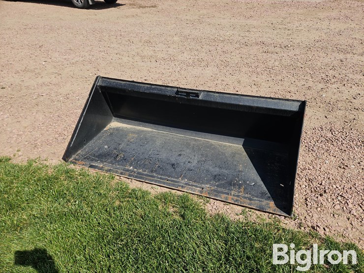 2025-72"-skid-steer-bucket-image-1