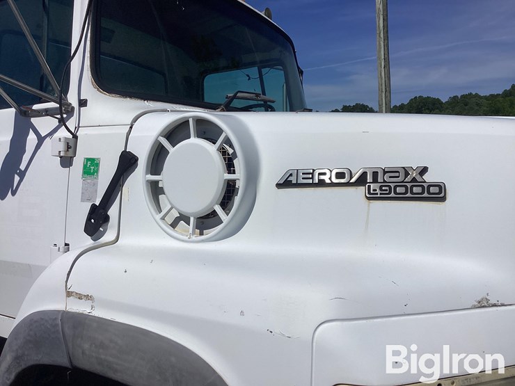 1995-ford-la9000-image-14
