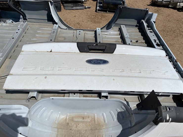 #7417-•-ford-super-duty-takeoff-box-with-tailgate-(antigo,-wi)-image-7