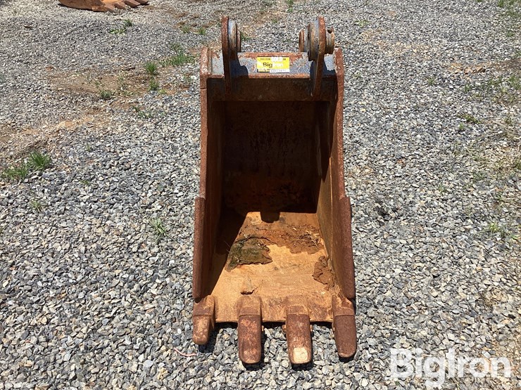 strickland-bt13w-cx130-24"-excavator-bucket-image-2