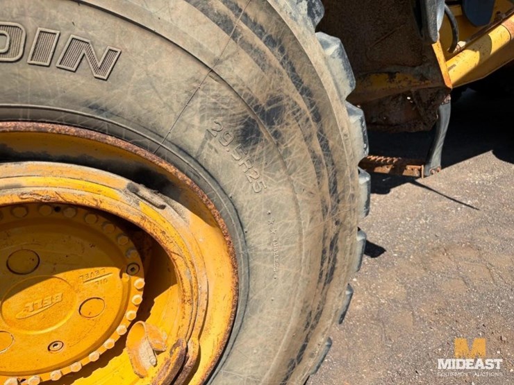 deere-400d-image-30