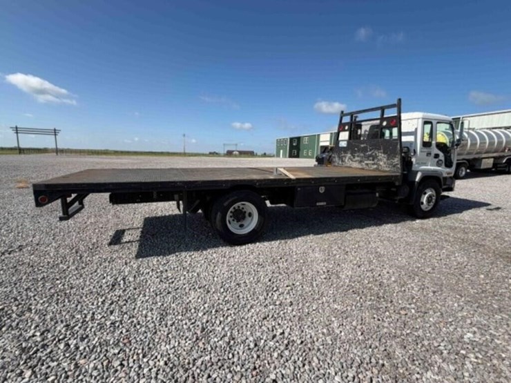 2009-gmc-t7500-image-3