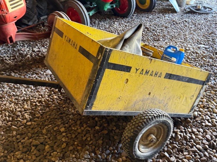 2-wheel-lawn-and-garden-yamaha-cart-image-2