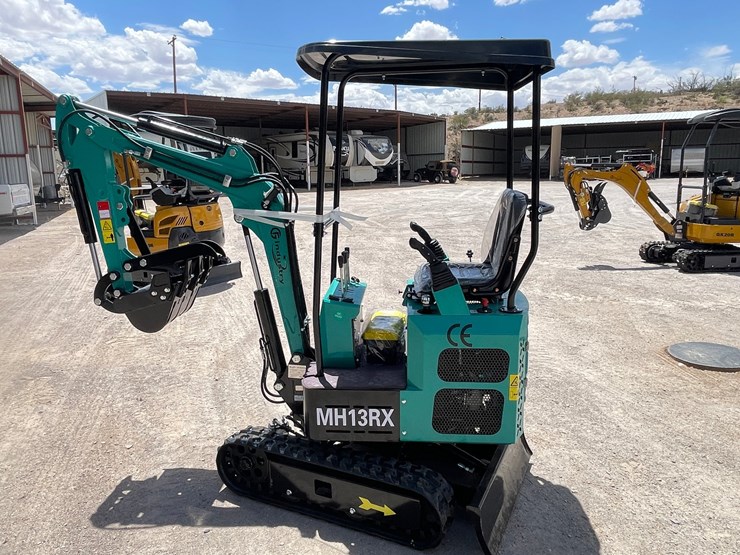#2653-•-unused-cfg-mini-excavator-image-8