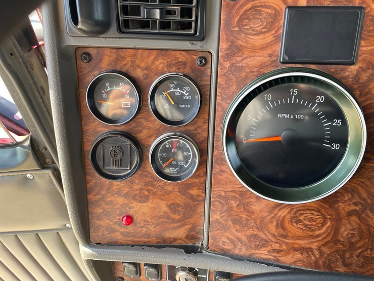 2003-kenworth-t800-image-41