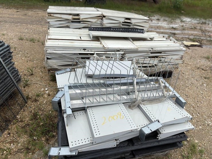 l4---metal-isle-shelving-image-1