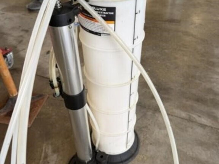 holt-ind.-deluxe-fluid-extractor-image-3