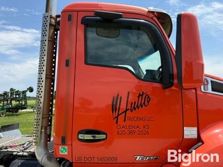 2016-kenworth-t680-image-18