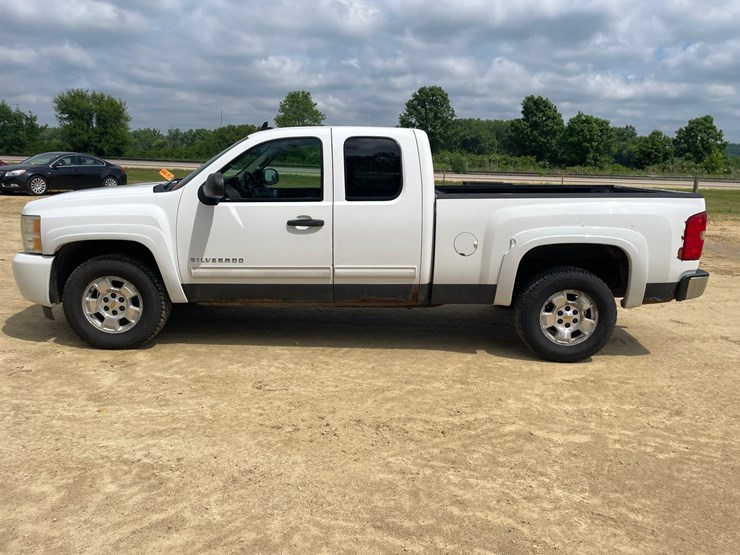2010-chevrolet-silverado-1500-lt-image-8