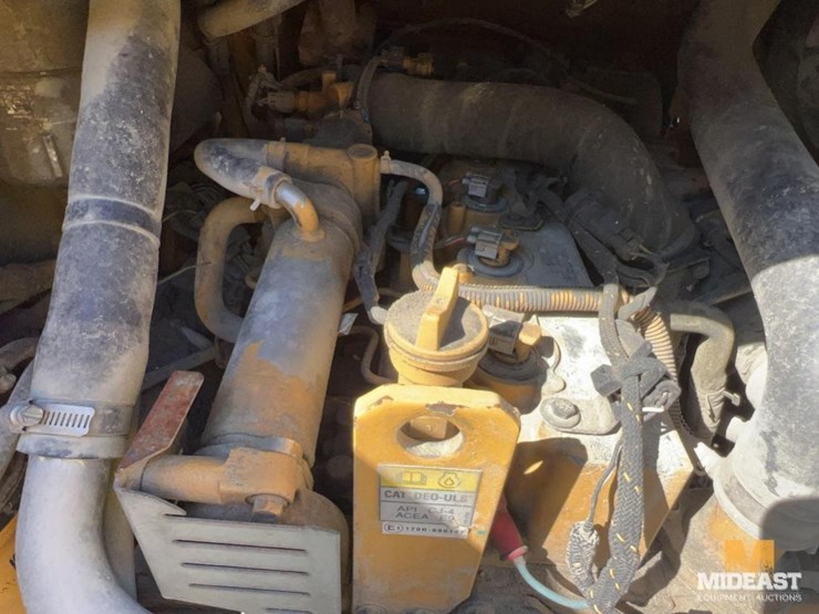 2016-caterpillar-242d-image-9