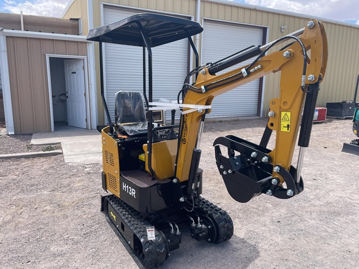 #2650-•-unused-cfg-mini-excavator-image-4