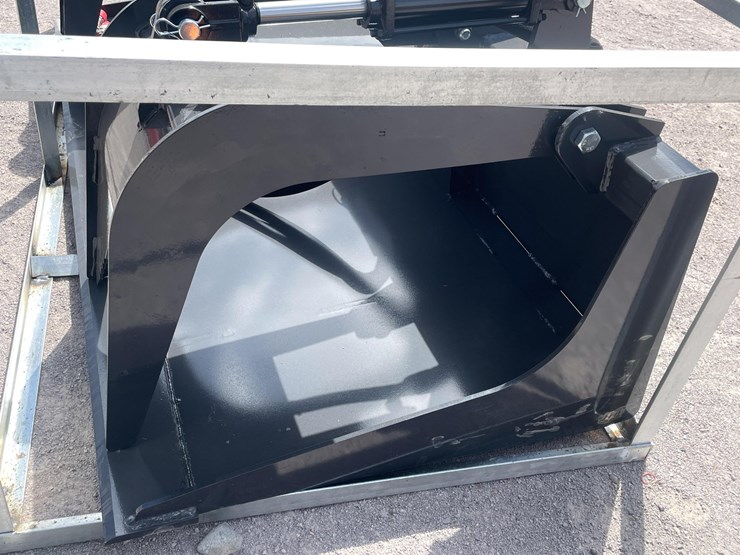 #2761-•-unused-2026-wolverine-skid-steer-grapple-bucket-attachment-image-3