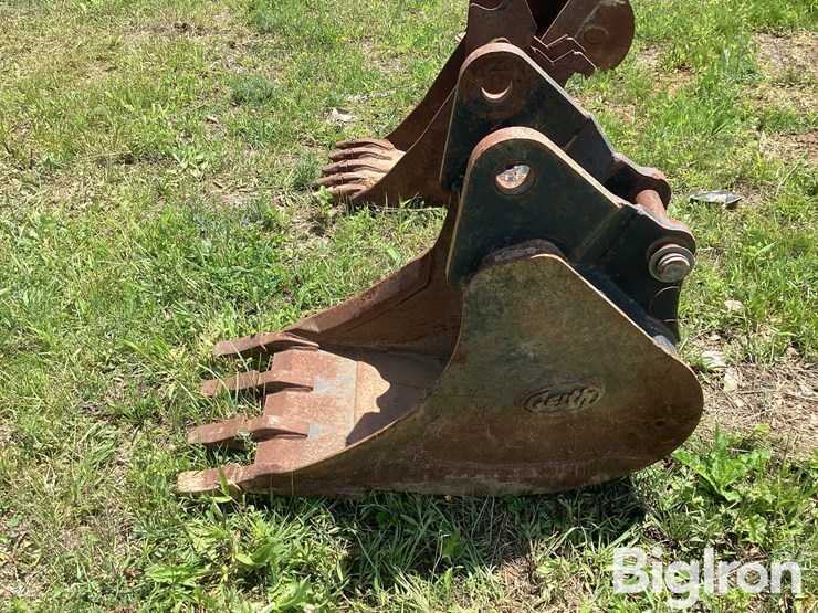 geith-580sn-18"-loader-backhoe-bucket-image-8