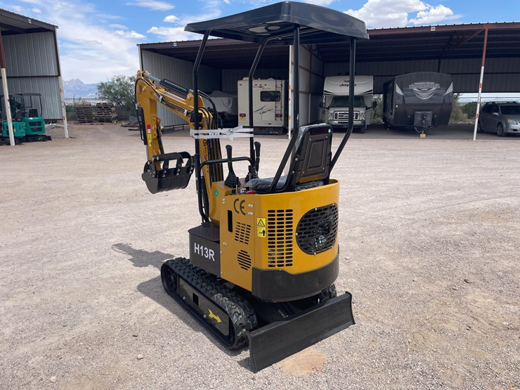 #2650-•-unused-cfg-mini-excavator-image-8