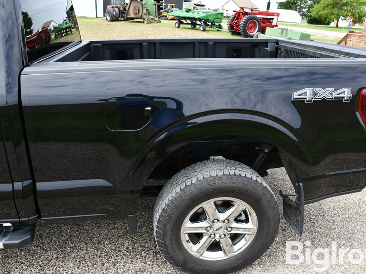 2025-ford-f150-xlt-image-19