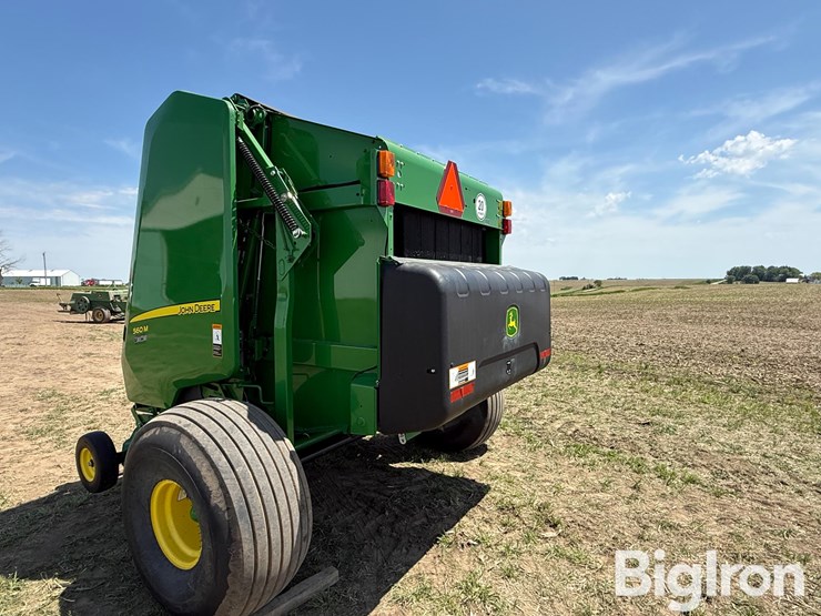 2022-john-deere-560m-image-7