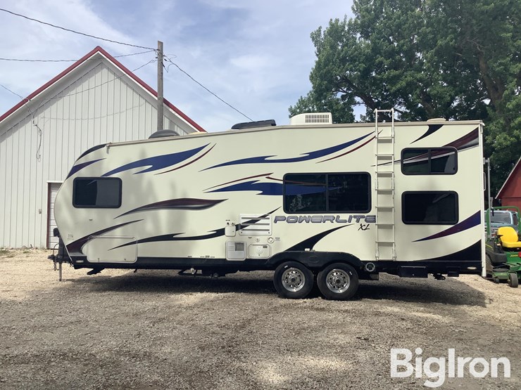 2013-pacific-coach-works-powerlite-toy-hauler/camper-image-8
