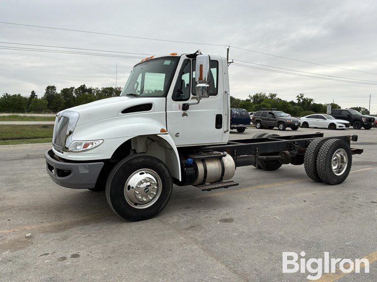 2019-international-4300-sba-image-1