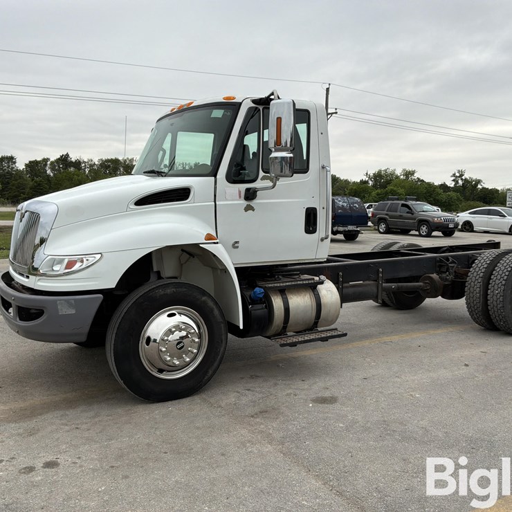 2019 INTERNATIONAL 4300 SBA