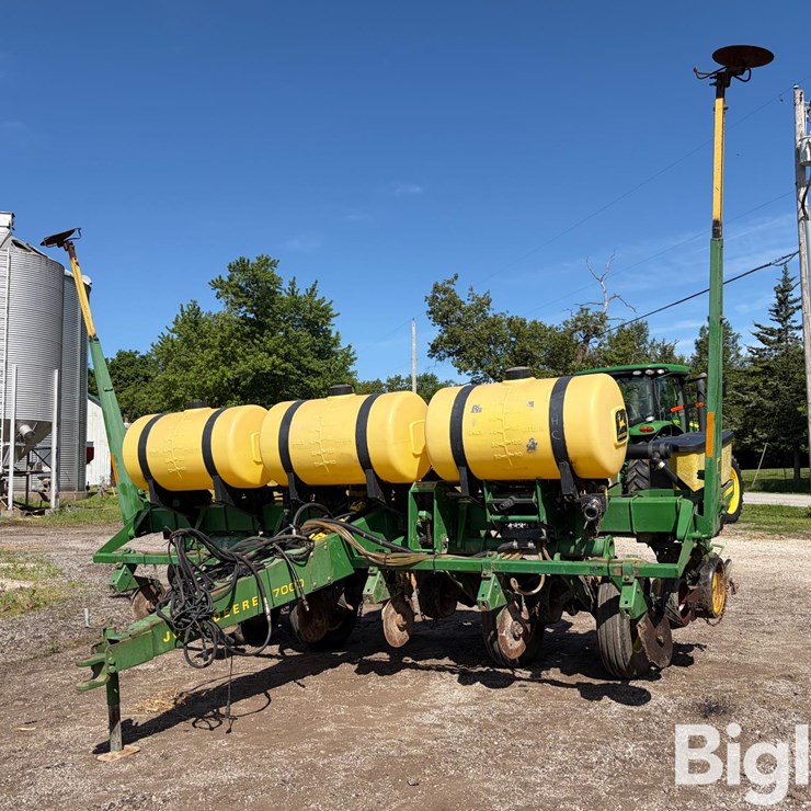JOHN DEERE 7000
