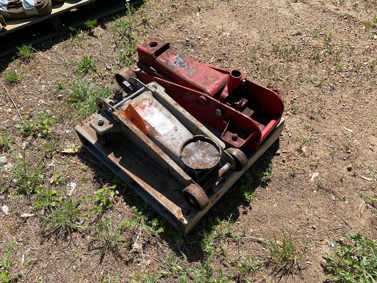 #7433-•-(2)-floor-jacks-(antigo,-wi)-image-3