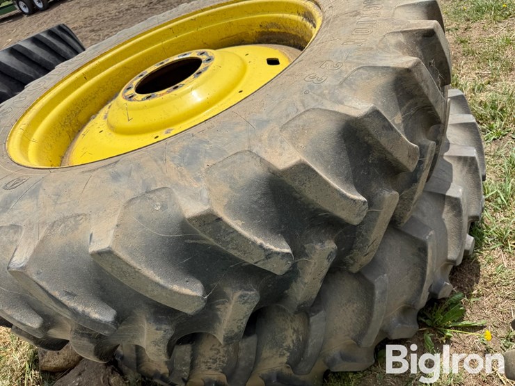john-deere-8200-image-6