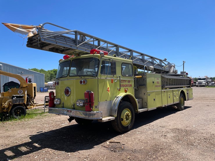 #7035-•-1970-seagrave-fire-engine-(wi-title-in-delay)-(deerbrook,-wi)-image-1