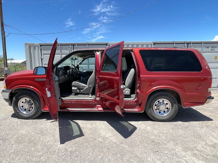 2002-ford-excursion-image-17
