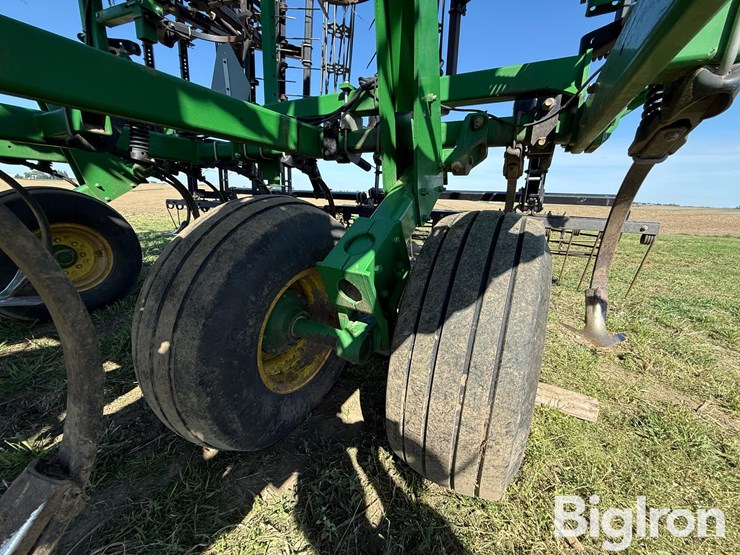 2014-john-deere-2210-image-18