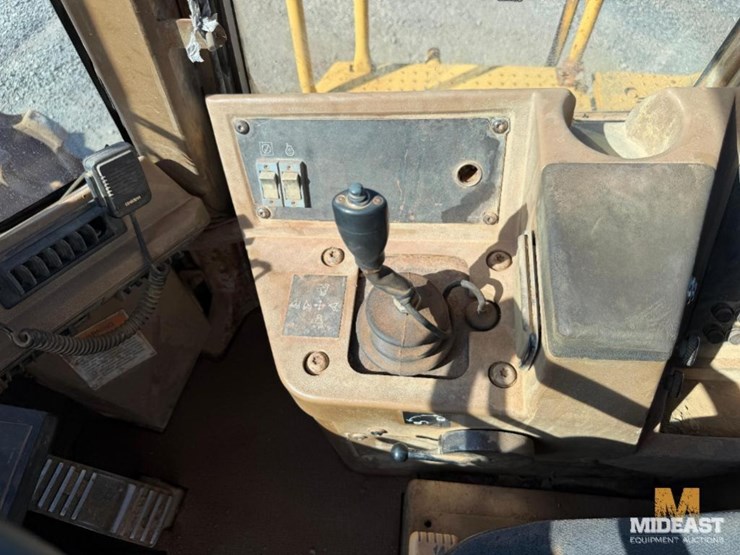 2001-caterpillar-815f-image-9