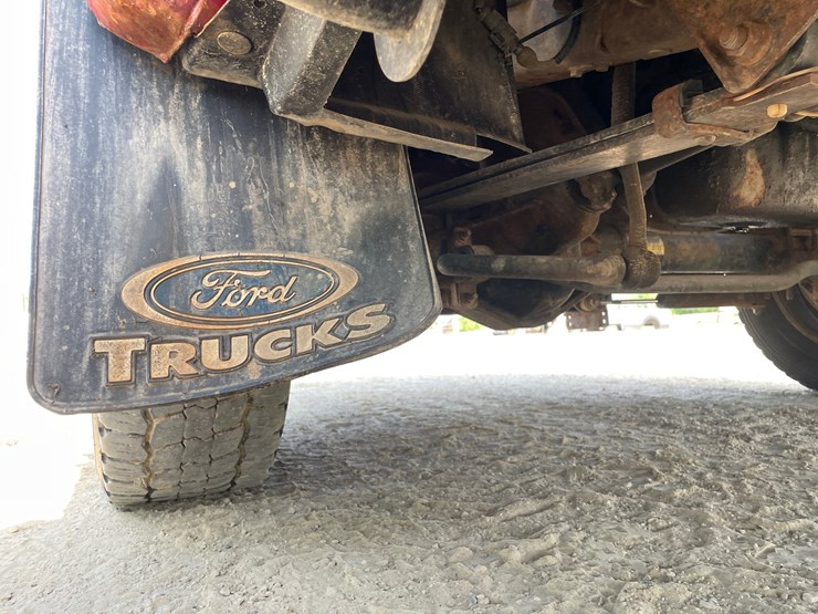 2003-ford-f550-image-84