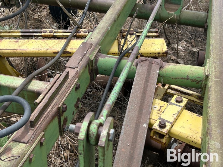 john-deere-230-image-17