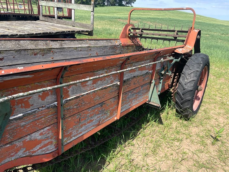 #2010-•-vintage-manure-spreader-(colfax-wi)-image-11