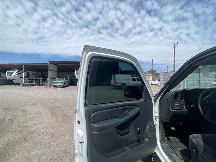 #212-•-2001-chevrolet-silverado-pickup-truck-(has-a-nm-title-image-57