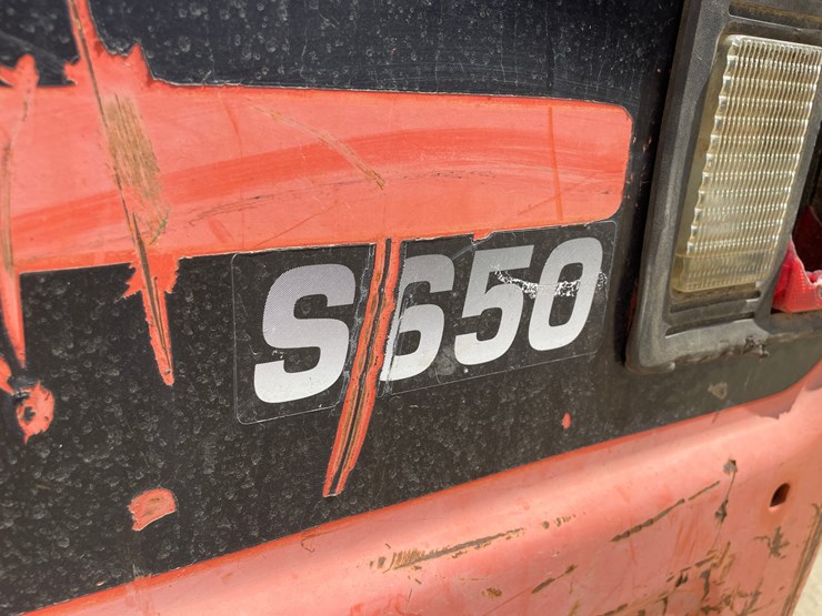 2013-bobcat-s650-image-11