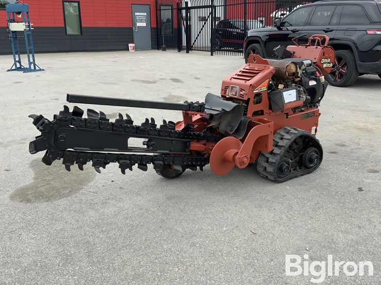 2013-ditch-witch-rt24-image-1