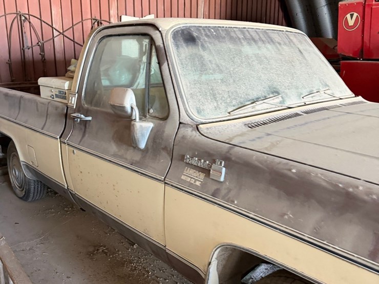 1979-￼chevy-5.7-diesel-half-ton-pickup,-2-wheel-drive,-needs-transmission-work,-shedded,-nice-shape-image-6