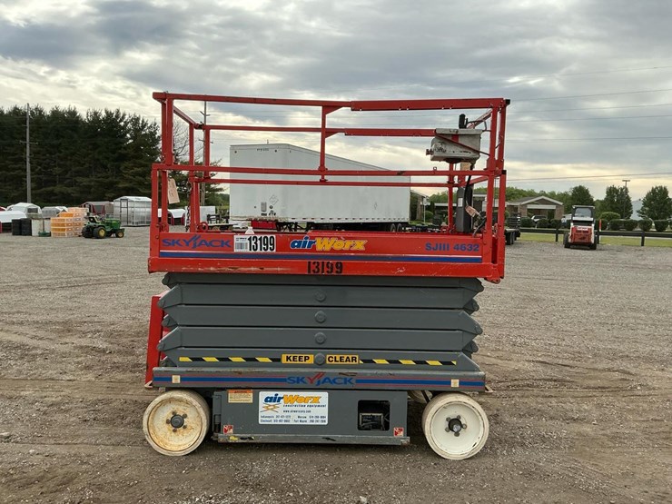 #1303-•-2007-skyjack-sj4632-scissor-lift-image-5