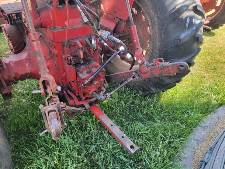 case-ih-farmall-706-image-8