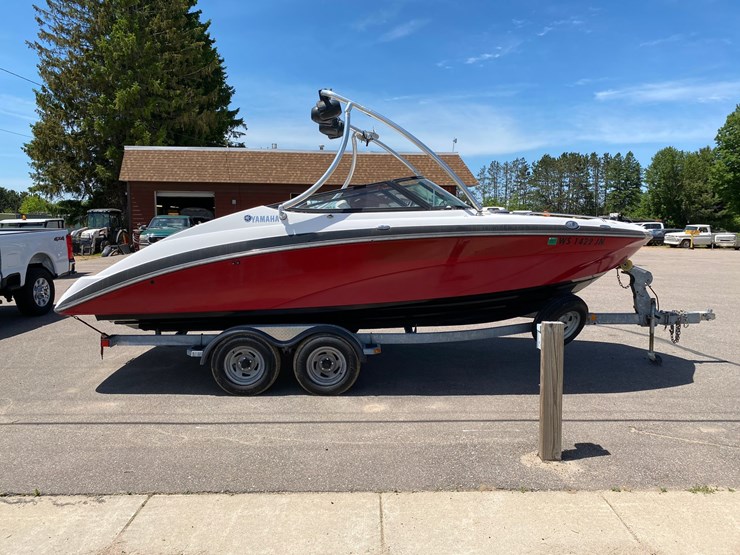 #7032-•-2014-yamaha-212ss-boat-with-trailer-(has-title)-(antigo,-wi)-image-4