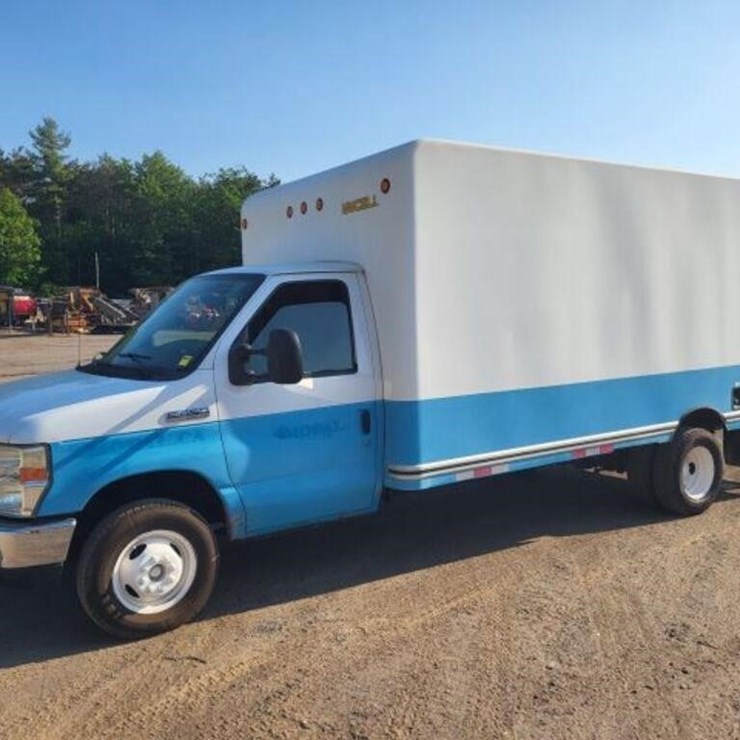 2009 FORD E450