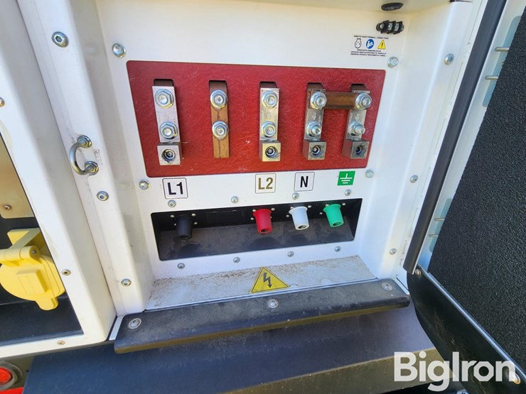 2015-generac-mmg251f4-22kw-portable-generator-image-18