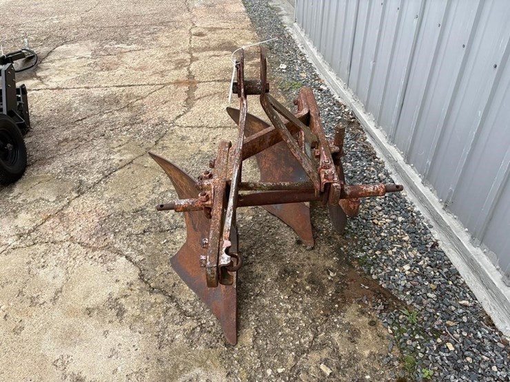 dearborn-3pt-2-bottom-plow-image-3