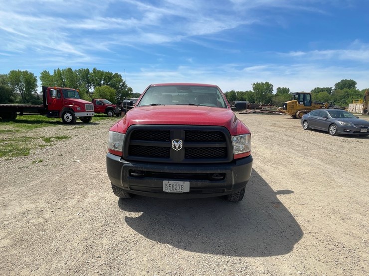 2015-dodge-ram-2500-image-2