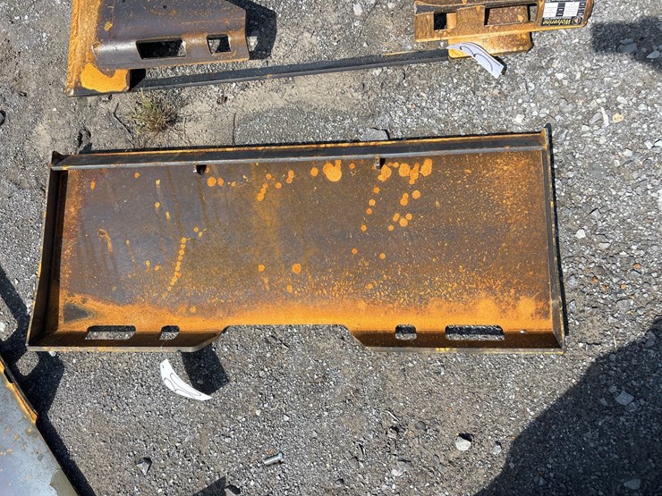 #30-•-skid-steer-mount-plate-image-1