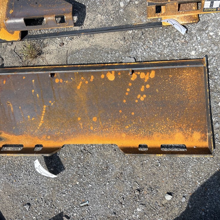 #30 • SKID STEER MOUNT PLATE