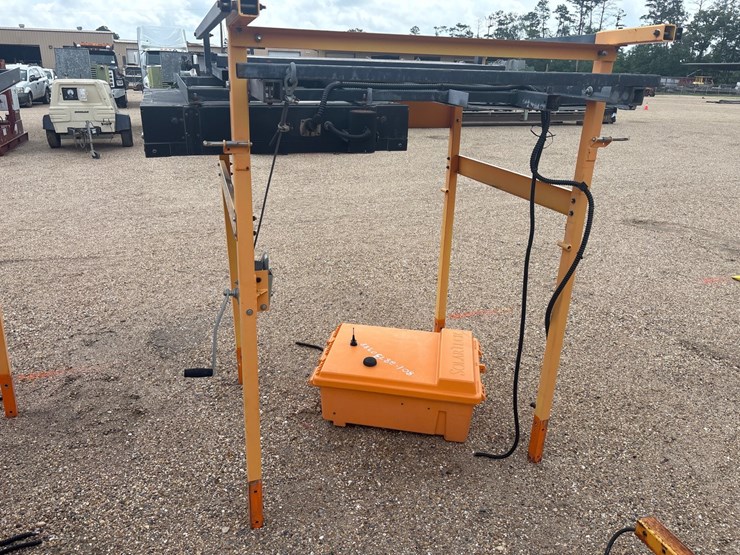 #3511-•-solar-tech-construction-sign-|-no-trailer-image-3