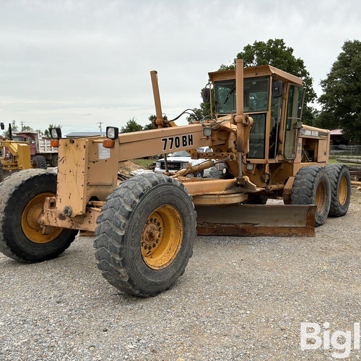 1994 DEERE 770BH