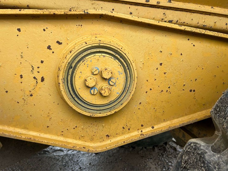 caterpillar-d250e-image-39