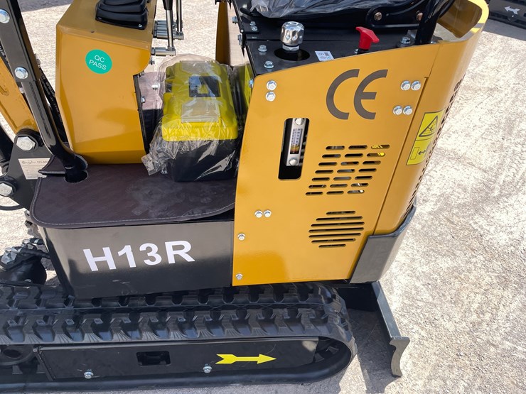 #2651-•-unused-cfg-mini-excavator-image-16